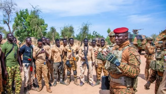 Burkina Faso : Le Président Ibrahim Traoré galvanise les forces armées à Barsalogho