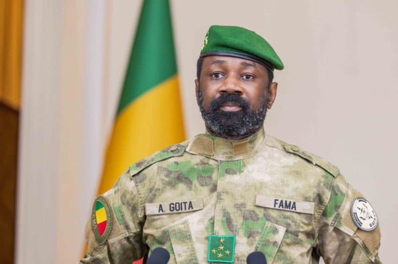 Au Mali, le général Assimi Goïta aborge la charte des partis politiques