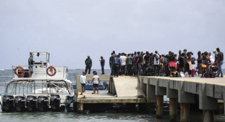 Migration : onze corps retrouvés sur la côte d'une île des Caraïbes avec des passeports maliens