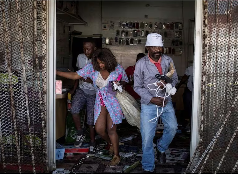 Afrique du Sud : plus de 53 000 étrangers expulsés dans le cadre d’une opération contre l’immigration clandestine