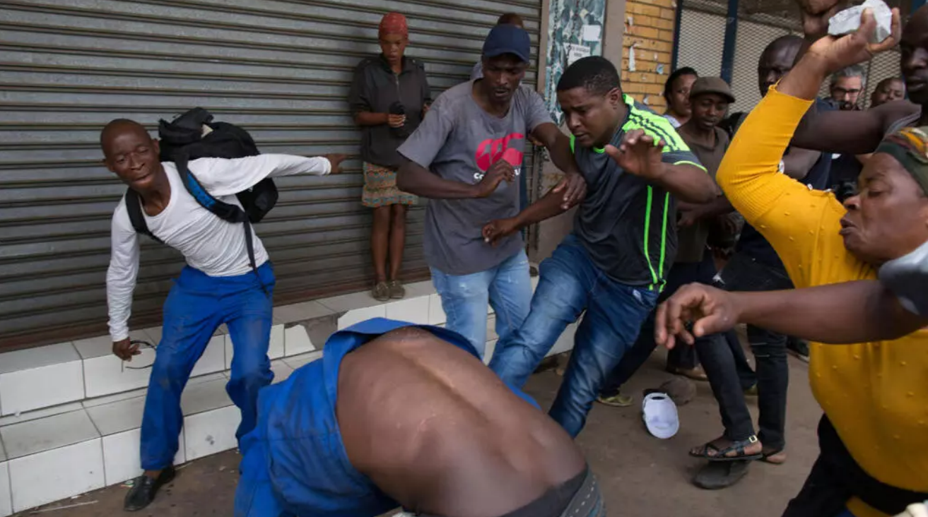 Violences xénophobes en Afrique du Sud : le Ghana et le Nigeria appellent l’UA à réagir