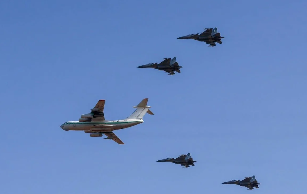Face à la montée du Maroc au Sahel, l’Algérie sort désormais ses avions de combat de ses frontières