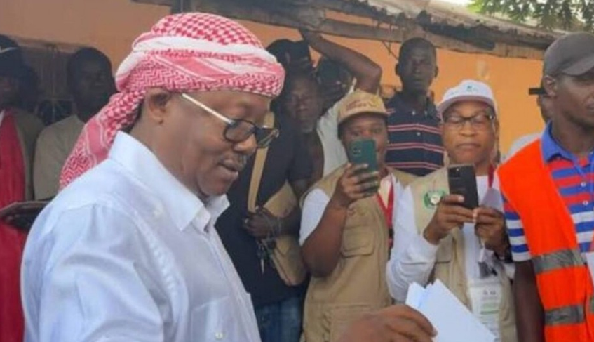 Guinée-Bissau: Les militaires interdisent le retour d’Umaro Sissoco Embaló